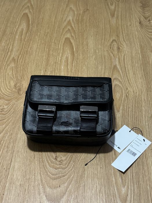 Bag lacoste messenege preta
