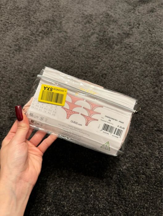 Zestaw stringów GUESS 3-pack, różowe, nowy - rozmiar XS