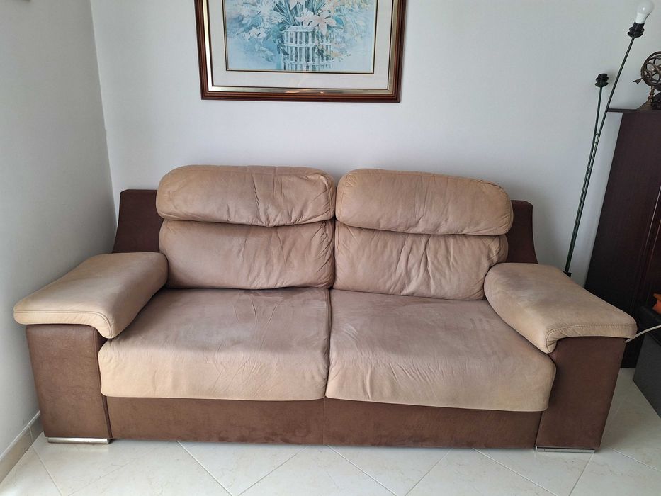 móveis de sala cadeirão e mesa de centro