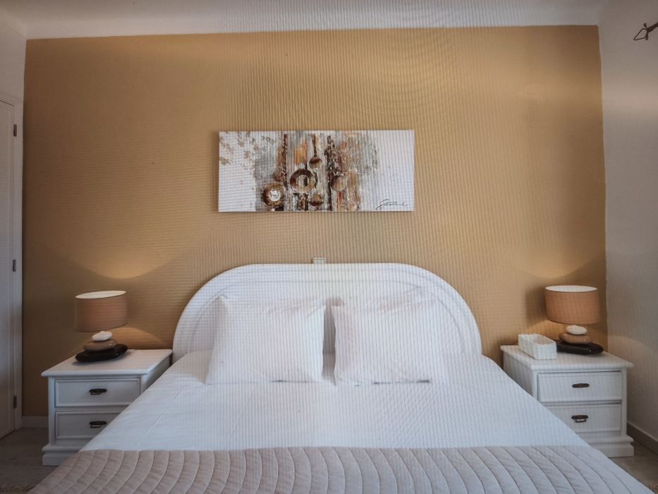 Alugo à semana apartamento T2  frente à praia Vale Centeanes Algarve