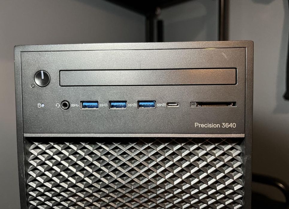 Komputer stacjonarny Dell precision 3640 z kartą graficzną Nvidia