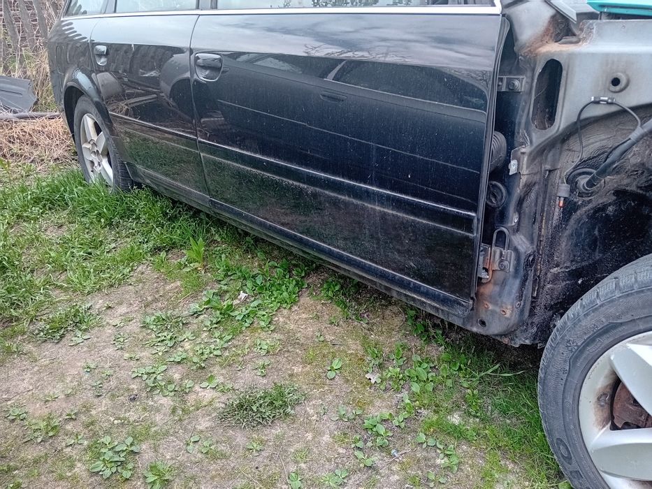Audi A6 C5 drzwi tył lewe lewy tył LY9B