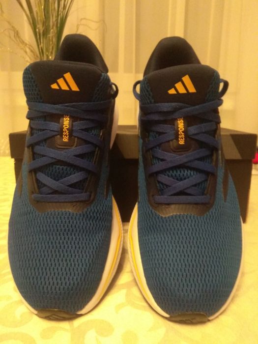 Кросівки для спорту та на кожний день.