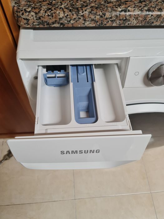 Máquina de Lavar e Secar Samsung 12kg / 8kg – Como Nova – 1 ano e meio