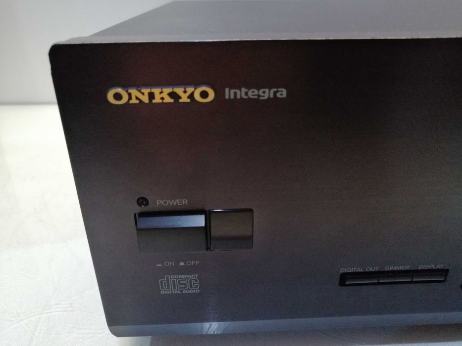 Odtwarzacz CD Onkyo DX-7711