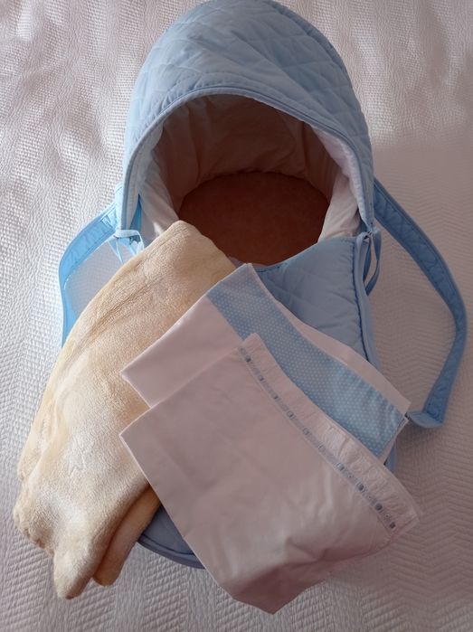 Conjunto Alcofa azul + 2 pares lençóis + cobertor