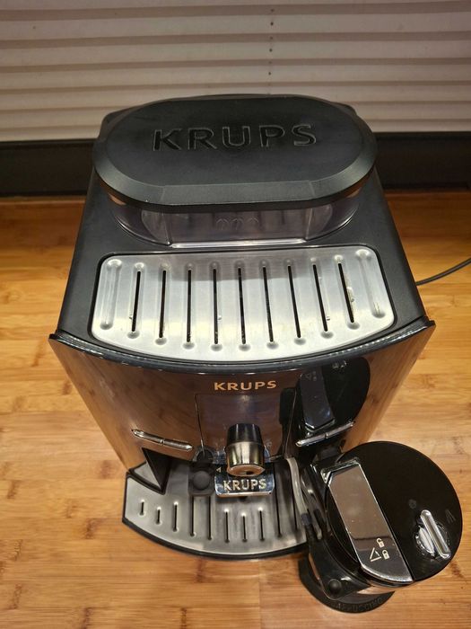 Sprzedam Ekspres ciśnieniowy Krups EA82