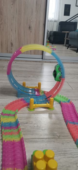 Tor samochodowy plastikowy