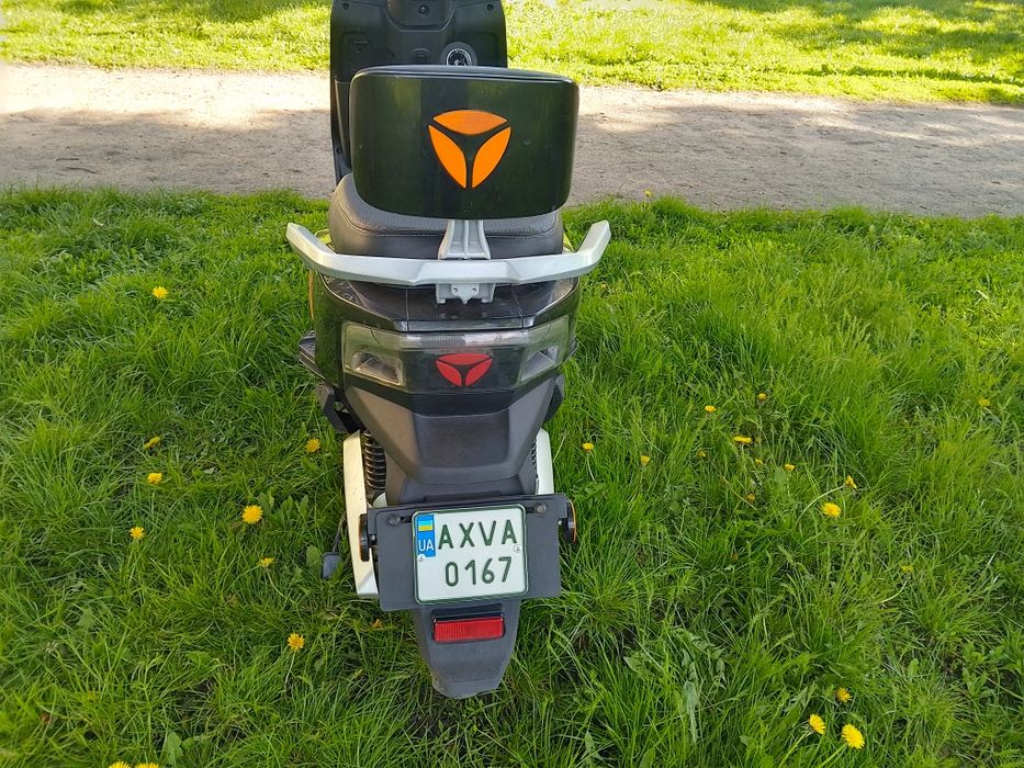Продам електроскутер Yadea T5