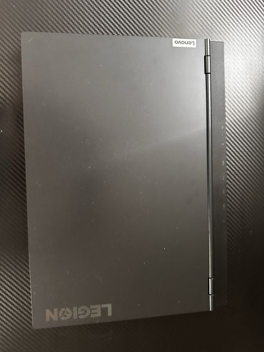 Sprzedam laptopa Lenovo Legion w dobrym stanie.