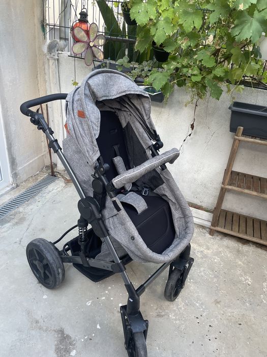 Tri-wheel stroller514984269033646084