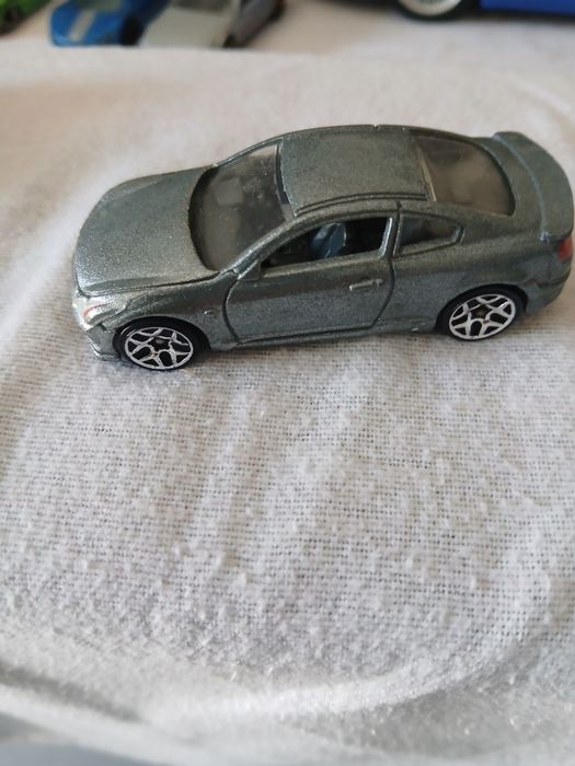Hot wheels diversos
