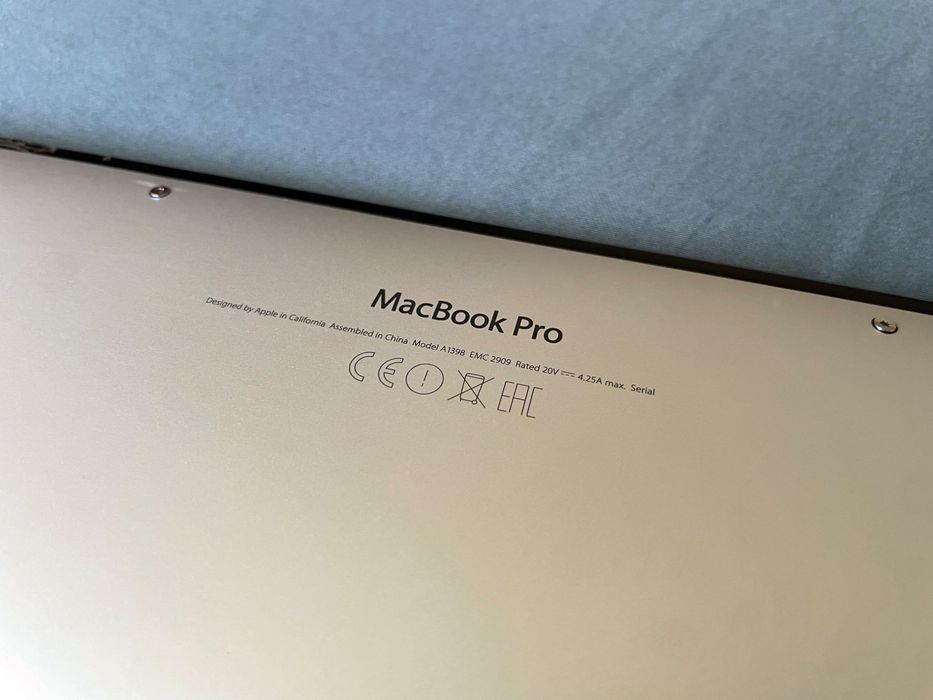 MacBook Pro 15” Retina (2015) – 16GB – Excelente Estado