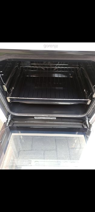 Kuchenka elektryczna z plytą ceramiczną
