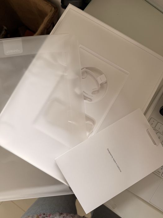 Apple iPad Pro 12.9'' - 128GB - WiFi - 5ª Gen. (com acessórios)