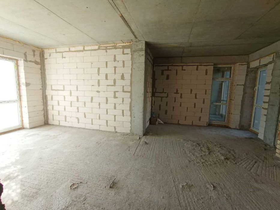 Продам квартиру з терасою ЖК Південний.