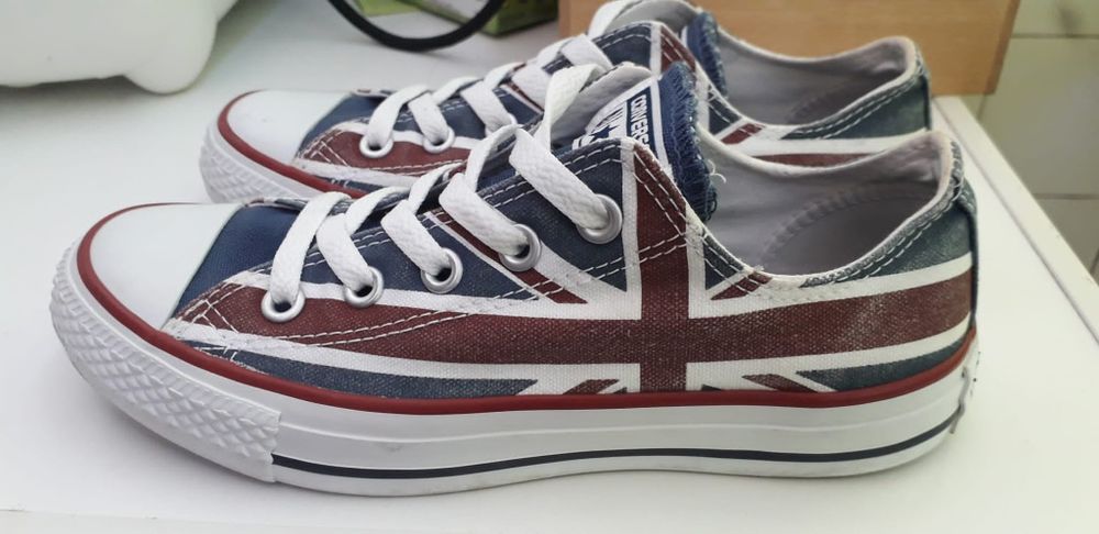 Tênis/ sapatilhas All Star tam. 36,5. 2 dias de uso.

Praticamente nov