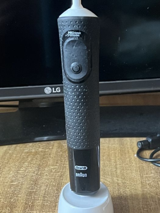 Електронна зубна щітка без насадки