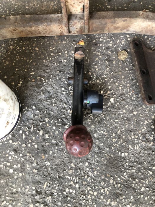 Bola de reboque mitsubishi completa