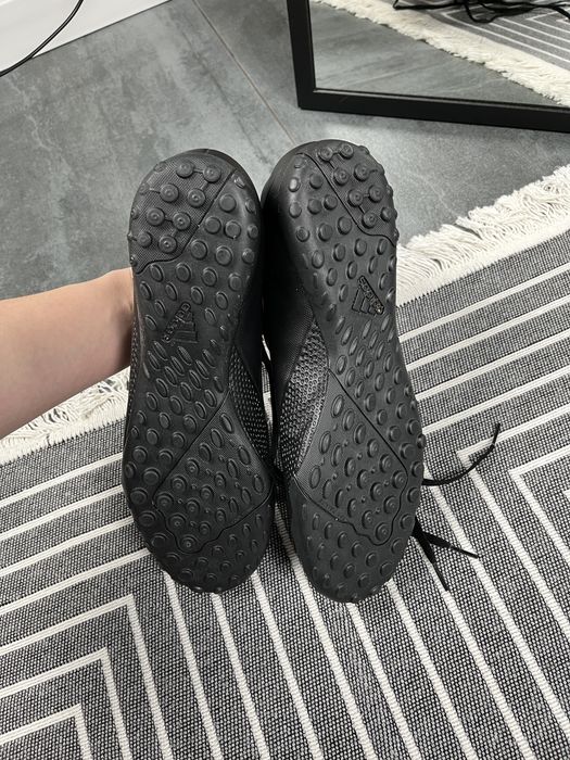 Чоловічи бутси футзалки Adidas X18
