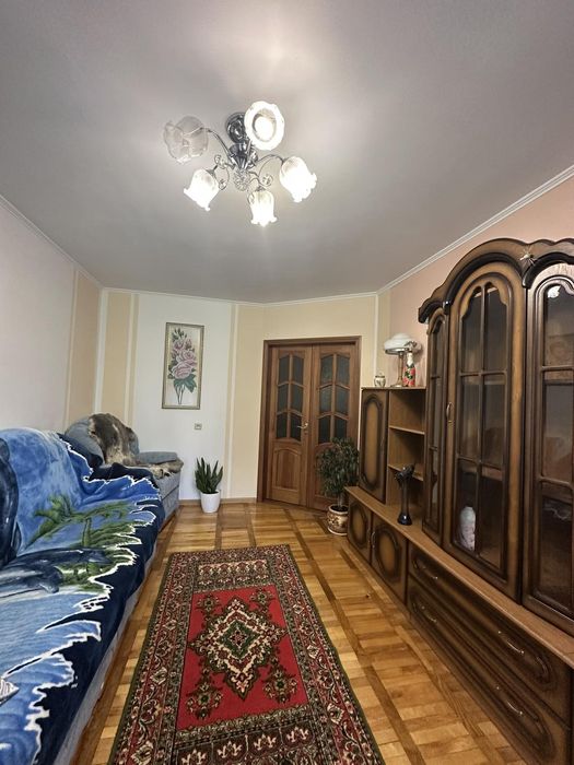 Продам затишну трикімнатну квартиру