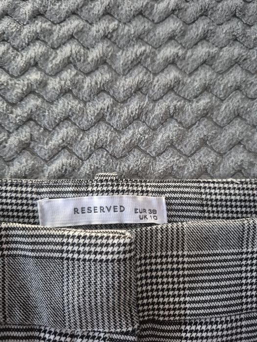 Spodnie chino Reserved 38