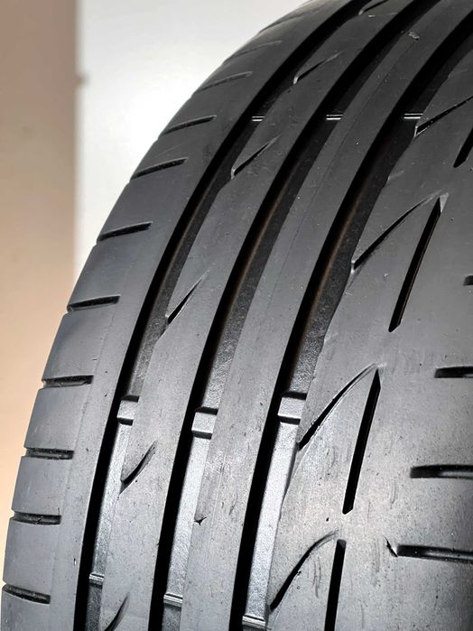 Pneus Bridgestone Potenza S001 - 255/40/18 - Excelentes