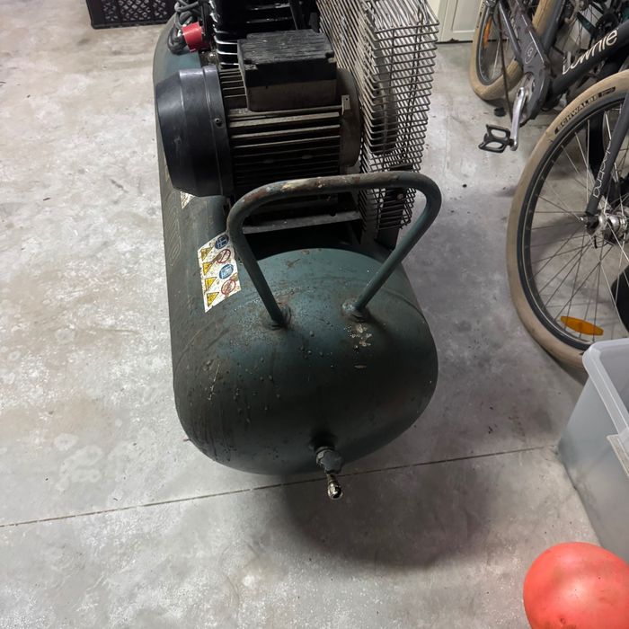 Compressor trifasico 200 litros