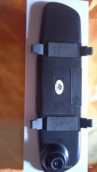 Відеореєстратор з камерою заднього виду