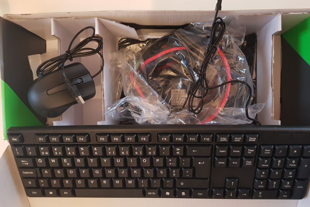 4-in-1 – Keyboard + Mouse + Mouse Pad + Headphones64283905948931121