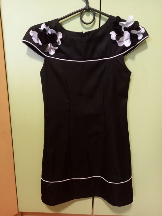 Школьная форма для школьницы