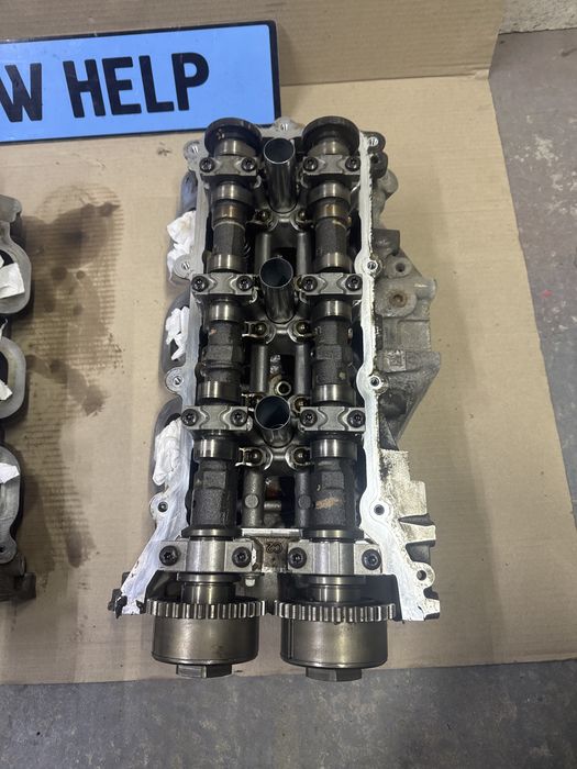 Головка блока цилиндров гбц голова левая правая Jeep Cherokee 3.2 V6 Pentastar Двигатель Двигун