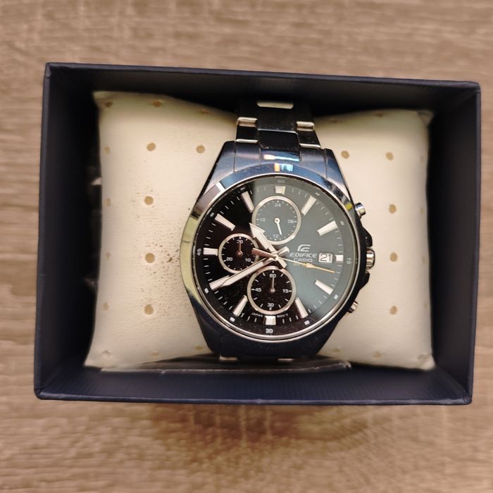 Чоловічий годинник Casio Edifice EFV-560D-2AVUEF