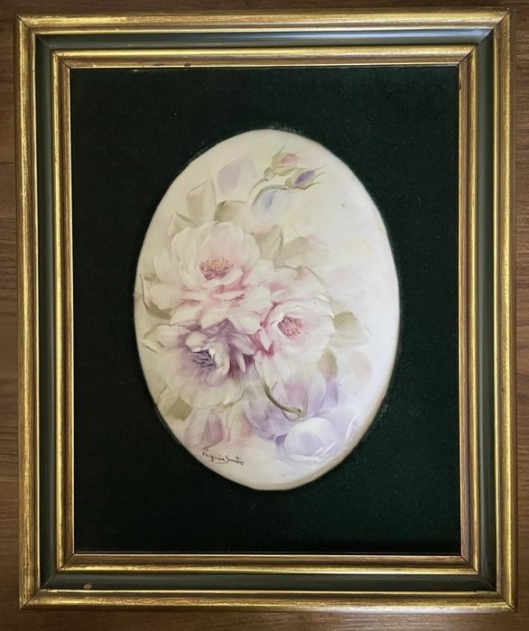 Quadro com peça oval porcelana pintada à mão
