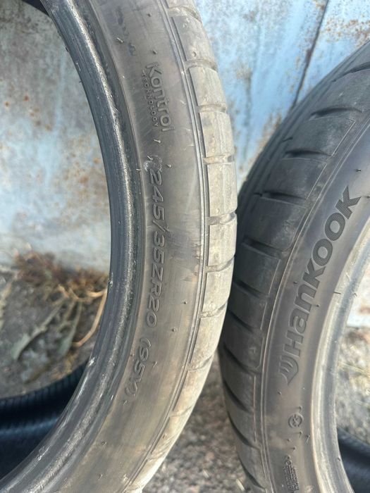 Продам пару шин 245/35/R20
