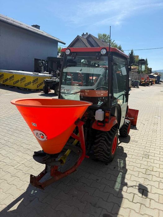 traktorek Kubota BX231 z kabiną, osprzęt ziomowy
