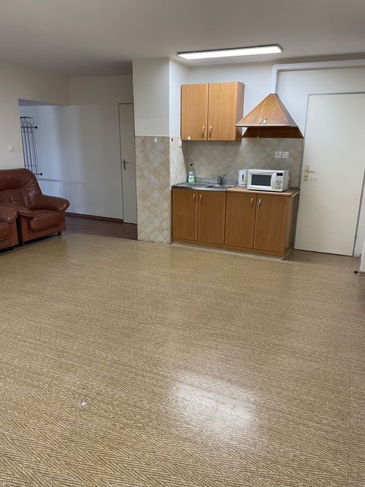 magazyn , gabinety , warsztat z biurem