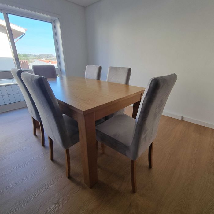 Mesa de jantar com 6 cadeiras