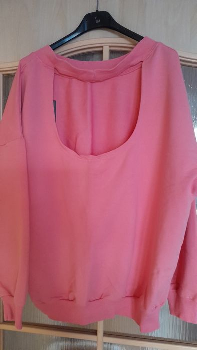 Bluza z wycięcem the fancy