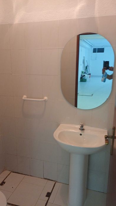 Alugo Armazém Massamá