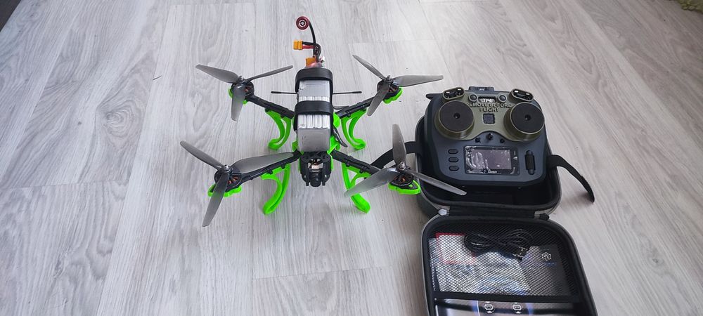 Продам Квадрокоптер FPV ціну уточняйте