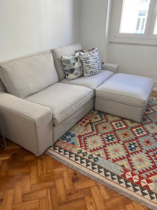 Sofa Ikea Kivik 3 Lugares + Repousa-pés c/arrumação - ótimo estado