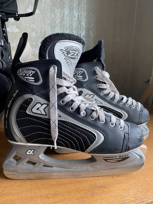 Продаю коньки хоккейные Profy NEXT