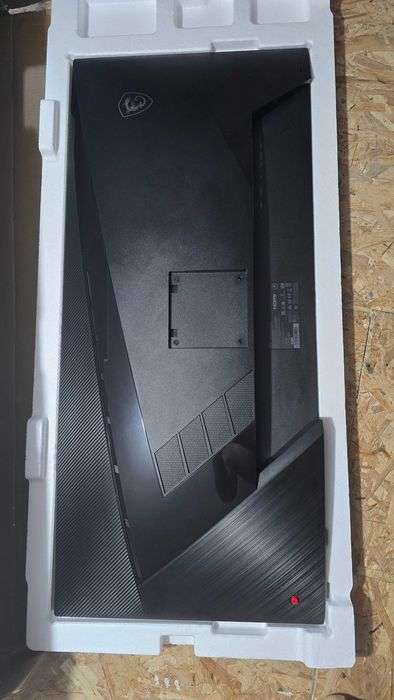 TROCO OU VENDO Monitores, Com Garantia de fábrica  ASUS E e MSI3