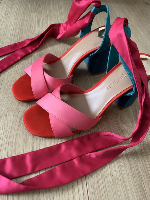 Kolorowe buty damskie Stradivarius r. 36