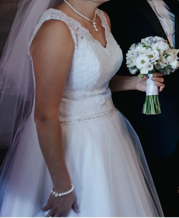 suknia ślubna rozmiar 44