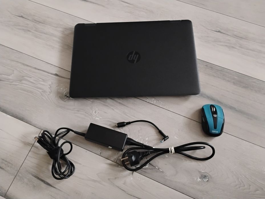 Laptop HP 8 RAM / 128G pamięci