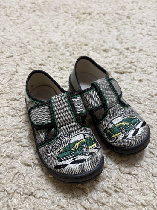 Продам тапочки 25 розмір