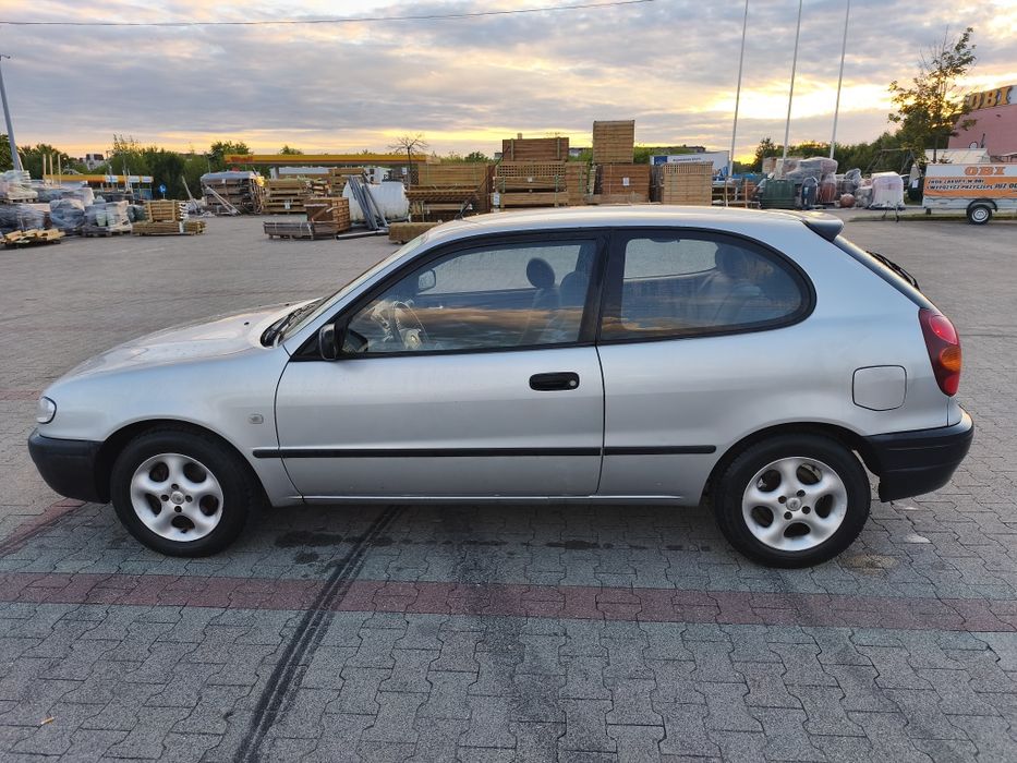 Toyota Corolla e11