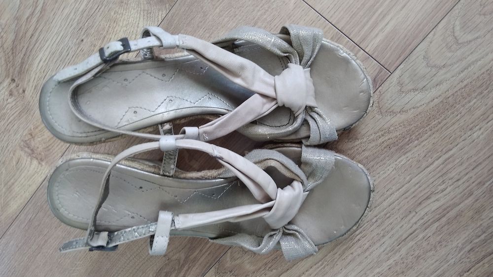 Sandały koturny skóra naturalna